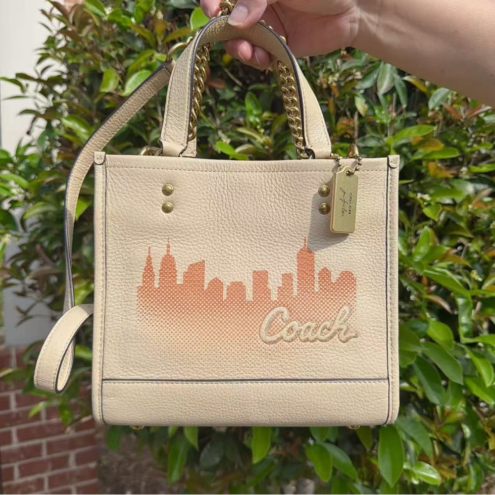 NWT Coach X Jennifer Lopez Dempsey Tote 22 With Nyc Skyline C6494